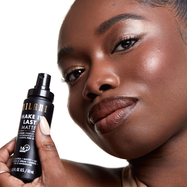 4_MakeItLastSettingSprayMatte_PDP_Model-product